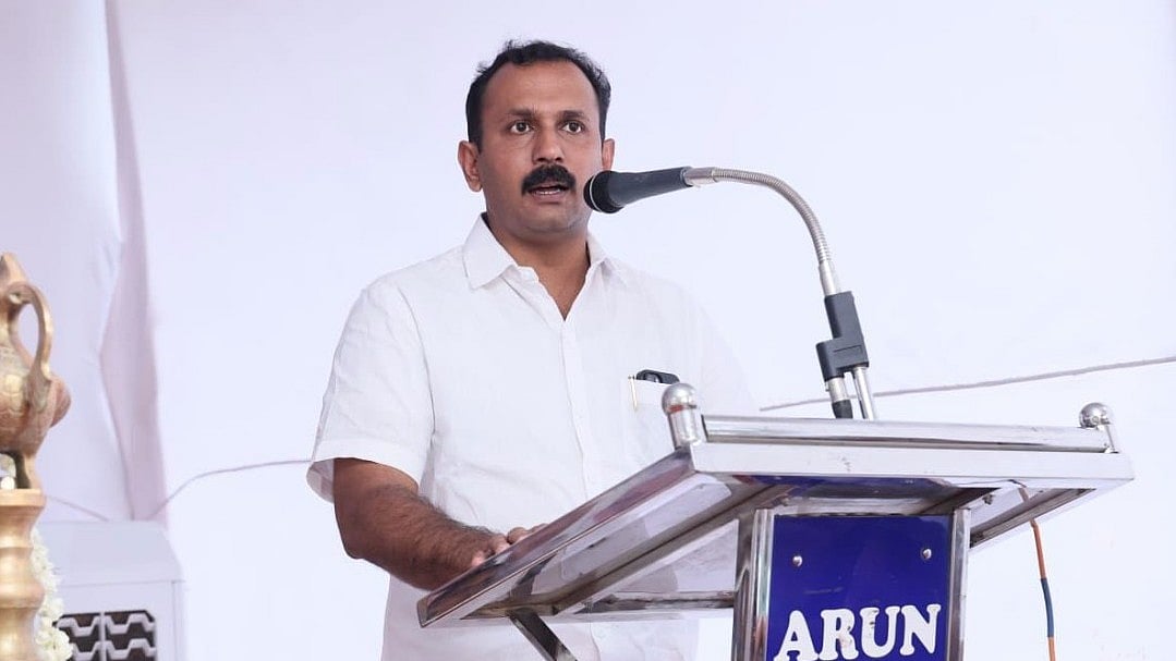 സിഎംആര്‍എല്ലിനെതിരെ അപകീര്‍ത്തി പ്രസ്താവനകള്‍ പാടില്ല: ഷോണ്‍ ജോര്‍ജിനെ വിലക്കി കോടതി
