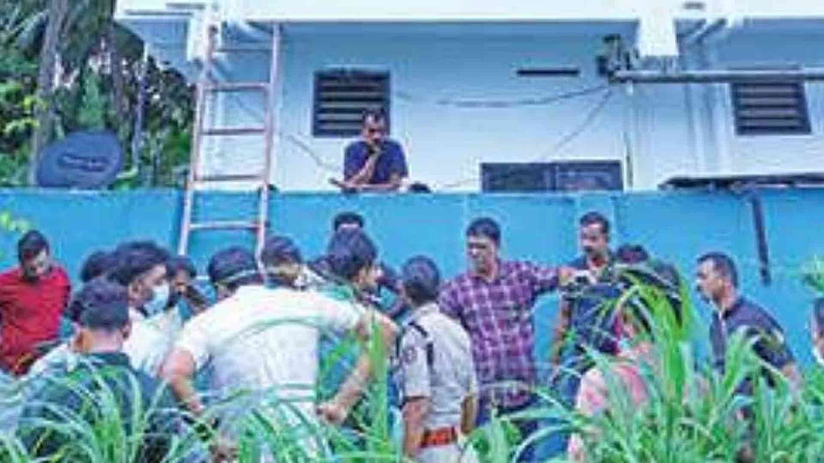 പാലക്കാട് നഗരത്തിലെ ചതുപ്പില്‍ യുവാവിന്റെ മൃതദേഹം, മരിച്ചത് തമിഴ്‌നാട് സ്വദേശി, സ്ത്രീയുള്‍പ്പെടെ രണ്ട് പേര്‍ കസ്റ്റഡിയില്‍