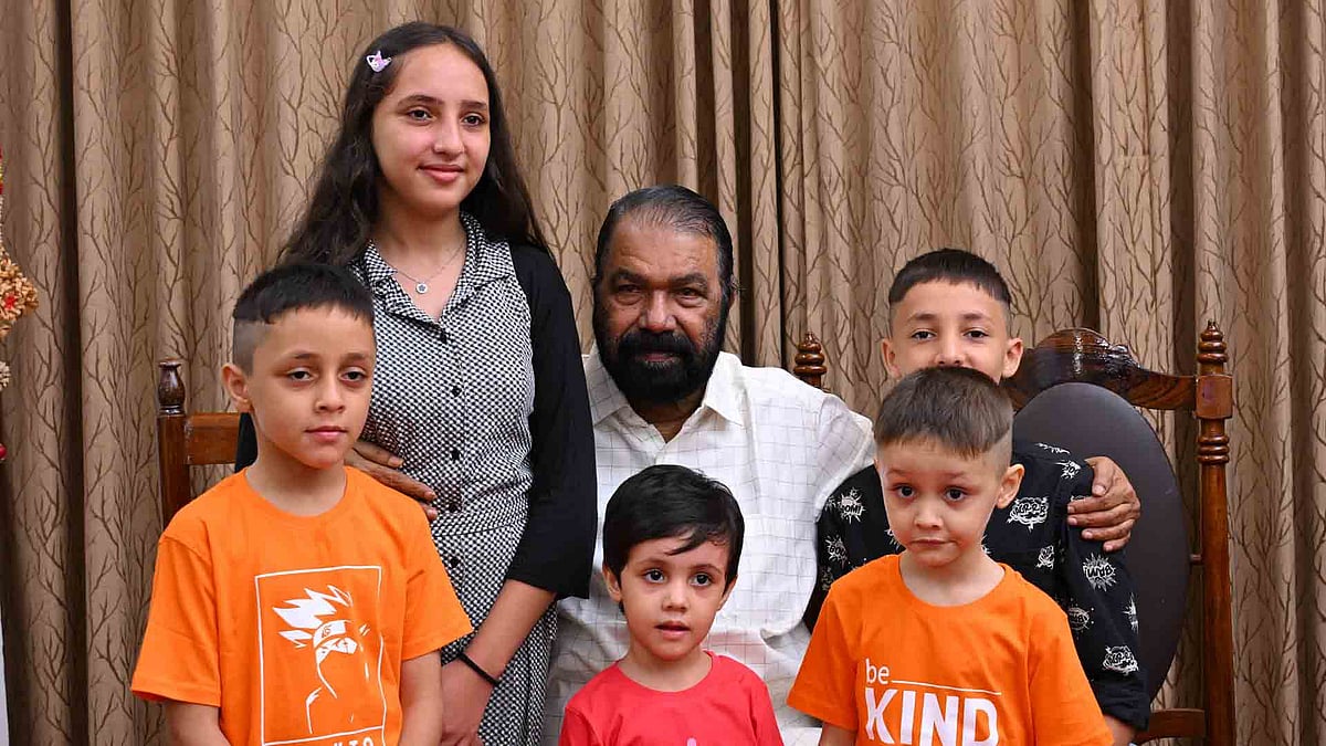 'കേരളത്തിലെ സ്‌കൂള്‍ അടിപൊളി', അഫ്ഗാന്‍ കുരുന്നുകൾക്ക് വിരുന്നൊരുക്കി വിദ്യാഭ്യാസ മന്ത്രി