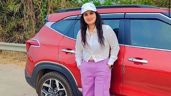 മറ്റൊരു ബന്ധമെന്ന് സംശയം, നടി മഞ്ജുള ശ്രുതിയെ ഭര്‍ത്താവ് കുത്തിപ്പരിക്കേല്‍പ്പിച്ചു, ആക്രമണം കണ്ണിലേക്ക് കുരുമുളക് സ്പ്രേ അടിച്ചശേഷം 