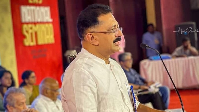 'വയനാട്ടിൽ ഭൂമി വിൽക്കാനുണ്ടോ ഭൂമി, അഞ്ചിരട്ടി വിലക്ക്  ലീ​ഗ് വാങ്ങും!'; 'ഫണ്ട് മുക്കൽ' ആരോപണത്തിൽ വീണ്ടും ജലീൽ