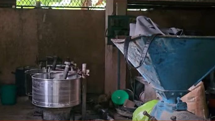 ധാന്യം പൊടിക്കുന്നതിനിടെ ഫ്‌ളവര്‍ മില്ലിലെ ബെല്‍റ്റില്‍ കുരുങ്ങി തലയറ്റു; യുവതിക്ക് ദാരുണാന്ത്യം