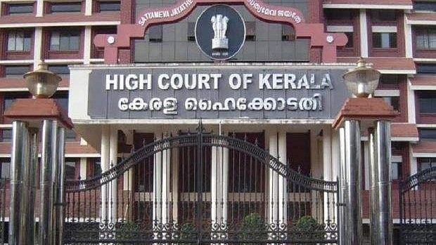'അഞ്ച് മിനിറ്റ് ഇടവേള;  നിയമലംഘനം ആവര്‍ത്തിച്ചാല്‍ പിടിച്ചെടുക്കണം'; സ്വകാര്യ ബസ്സുകളുടെ മരണപ്പാച്ചിലില്‍ കര്‍ശന നടപടി വേണമെന്ന് ഹൈക്കോടതി