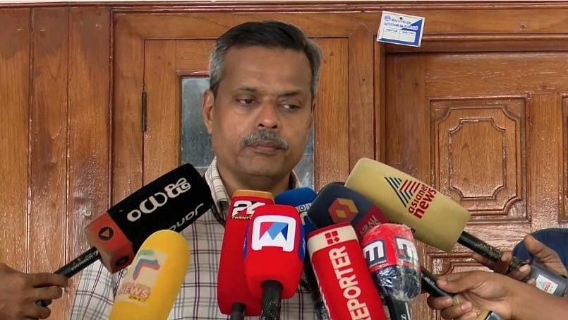 'കത്ത് എഴുതാനുള്ള പേപ്പര്‍ പോലും ഞാന്‍ കാശു കൊടുത്തു വാങ്ങണം, അതുപോലും ഇവിടെയില്ല'; വൈകാരികമായി പ്രതികരിച്ച് ഡോ. ഹാരിസ്