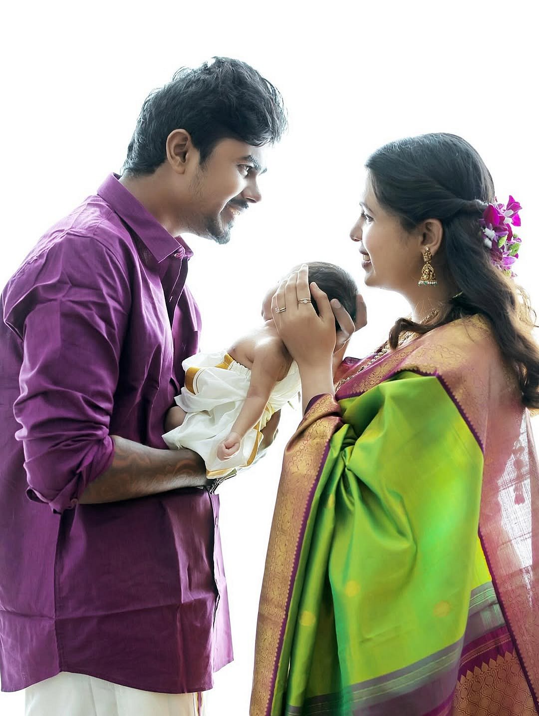 കുഞ്ഞിന്റെ നൂലുകെട്ട് വിശേഷങ്ങളുമായി ദിയ കൃഷ്ണ