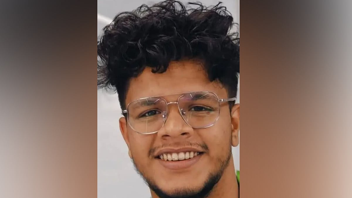 നിയന്ത്രണം വിട്ട ബൈക്ക് കാറില്‍ ഇടിച്ചു മറിഞ്ഞു, 23 കാരന്‍ മരിച്ചു