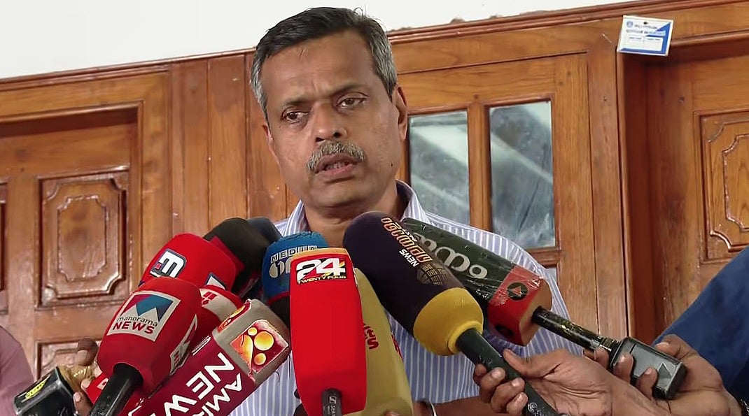'അമീബിക് മസ്തിഷ്‌ക ജ്വരം തമിഴ്‌നാട്ടിലും കര്‍ണാടകയിലും ഇല്ല, ഡോക്ടറെ തലയില്‍ വെട്ടിയിട്ട് കാര്യമില്ല'