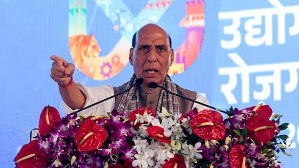'എല്ലാവരുടേയും ബോസാണെന്നു കരുതുന്നവർക്ക് ഇന്ത്യയുടെ വളർച്ച സഹിക്കുന്നില്ല'- ട്രംപിനെതിരെ രാജ്നാഥ് സിങ്