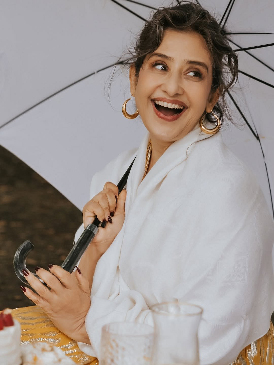 നടി മനീഷ കൊയ്രാളയ്ക്ക് 55ാം പിറന്നാൾ മധുരം