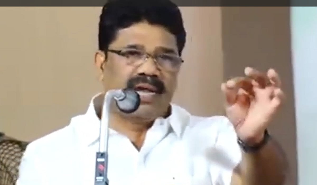 കോണ്‍ഗ്രസ് ജില്ലാ നേതൃത്വത്തിനെതിരെയുള്ള പ്രസംഗം: സുന്ദരന്‍ കുന്നത്തുള്ളിക്ക് കാരണം കാണിക്കല്‍ നോട്ടീസ്
