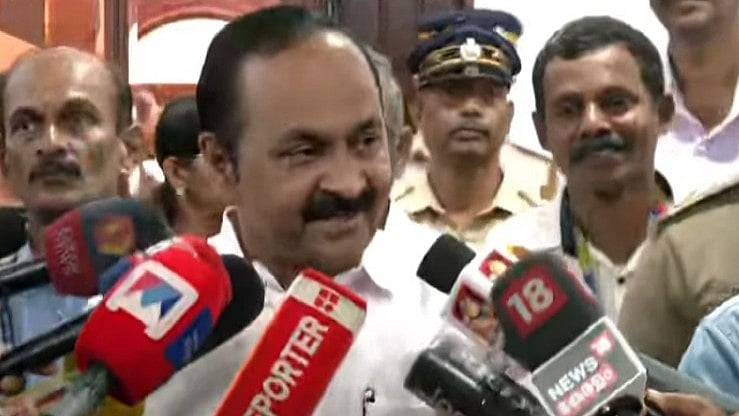 'ഒരു പരാതി പോലുമില്ല, എന്നിട്ടും 24 മണിക്കൂറിനകം രാജി വച്ചു, മുഖം നോക്കാതെ നടപടി'