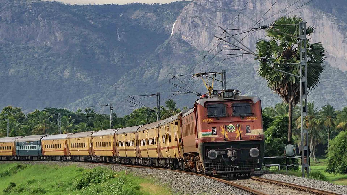 നവരാത്രി, വേളാങ്കണ്ണി പള്ളി പെരുന്നാള്‍; യാത്രാ പ്രതിസന്ധി പരിഹരിക്കാന്‍  സ്പെഷ്യല്‍ ട്രെയിനുകള്‍