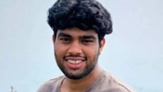 ട്രാവലര്‍ തിരിക്കുന്നതിനിടെ പിന്നില്‍ വന്നിടിച്ചു; സ്‌കൂട്ടര്‍ യാത്രികന് ദാരുണാന്ത്യം, വിഡിയോ