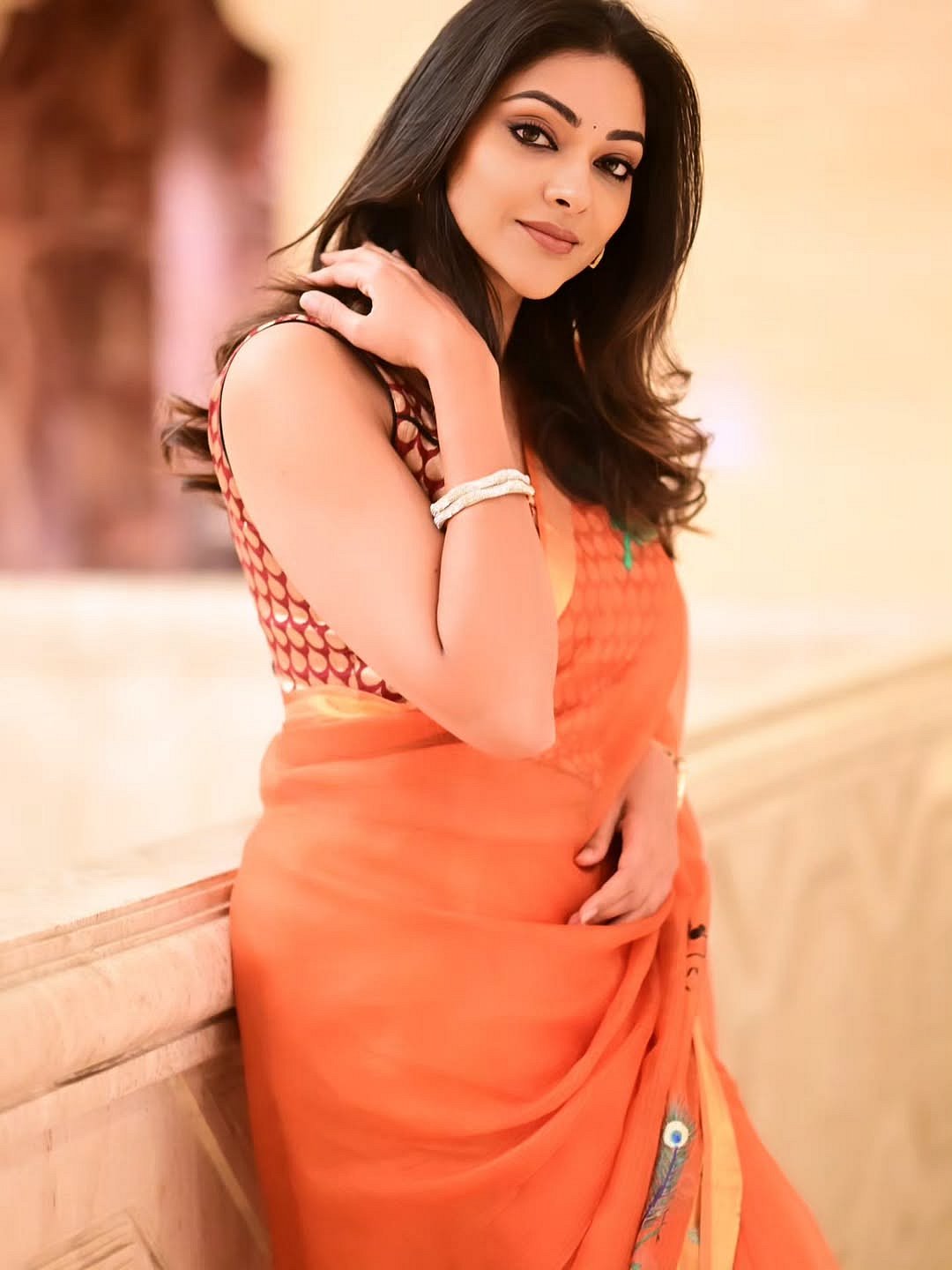 ഓറഞ്ച് നിറത്തില്‍ വിരിഞ്ഞ സൗന്ദര്യം