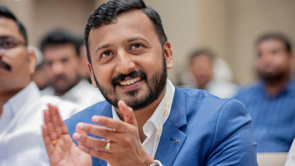 രാഹുലിന്റെ ഫോൺ സ്യുച്ച് ഓഫ്, ഓഫീസ് പൂട്ടി സ്ഥലം വിട്ടു? റീത്ത് വച്ച് ഡിവൈഎഫ്ഐ; യുവതിയുടെ മൊഴിയെടുക്കുന്നു