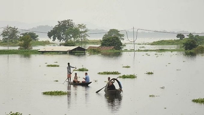 മിന്നല്‍ പ്രളയം;  ഛത്തീസ്ഗഡില്‍ ഡാം തകര്‍ന്നു; കുത്തൊഴുക്കില്‍ നാലുപേര്‍ മരിച്ചു