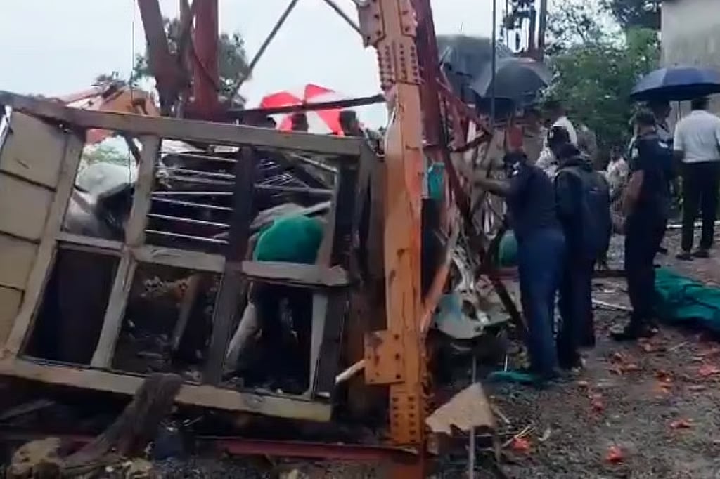 ഗുജറാത്തില്‍ ക്ഷേത്രത്തിലേക്കുള്ള റോപ്‌വേ പൊട്ടിവീണ് അപകടം, ആറ് മരണം