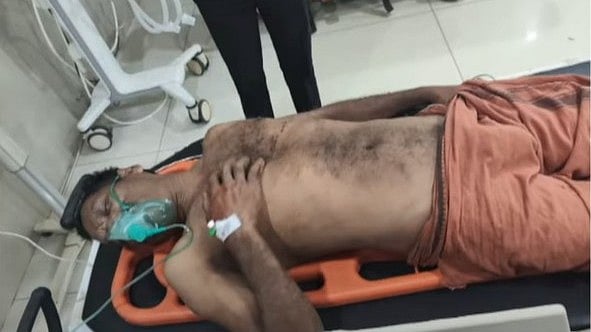 വീട്ടുമുറ്റത്തുവെച്ച് ഗൃഹനാഥന് നേര്‍ക്ക് കാട്ടാന ആക്രമണം; ഗുരുതര പരിക്ക്