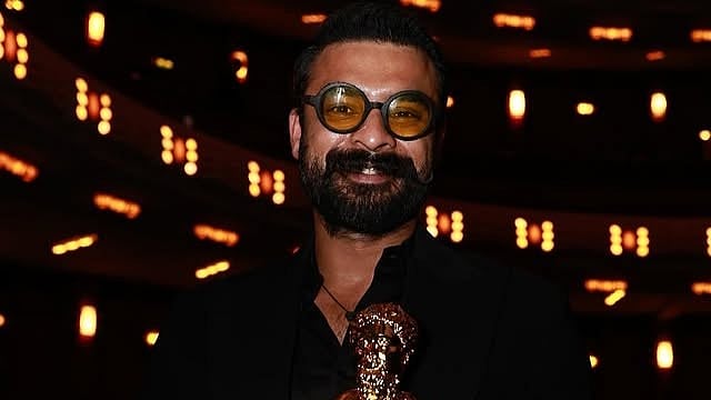 'പ്രിയപ്പെട്ട ജീവിതമേ, വിശ്വസിക്കാനാകുന്നില്ല'! വീണ്ടും ഏഷ്യയിലെ മികച്ച നടനുള്ള രാജ്യാന്തര പുരസ്കാരം സ്വന്തമാക്കി ടൊവിനോ