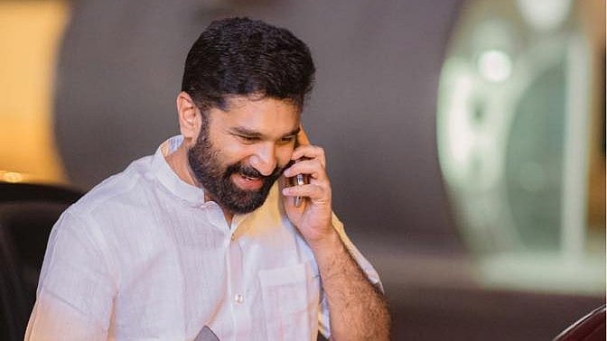 '98 68 91 99 35, തല്ക്കാലം ഇതൊരു ഫോണ് നമ്പര് ആണ്'; എം എം മണിക്ക് മറുപടിയുമായി വി ടി ബല്റാം