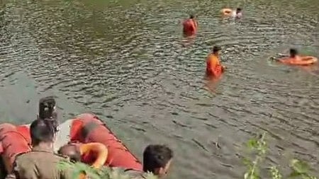 ദുർമന്ത്രവാദത്തിന്റെ ഭാ​ഗമായി പുഴയിലിറങ്ങി; പാലക്കാട് മന്ത്രവാദിയും 18കാരനും മുങ്ങി മരിച്ചു