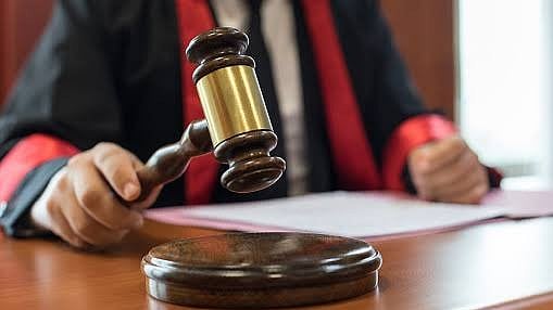  പൊതുസ്ഥലത്ത് വെച്ച് കുട്ടിയെ ഉപദ്രവിച്ചു; യുവാവിന് ഒരു ​
 ല​ക്ഷം ദിർഹം പിഴ വിധിച്ച്  അബുദാബി കോടതി 