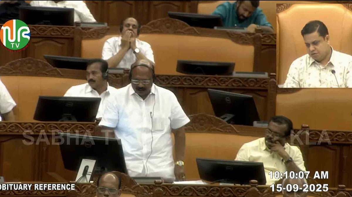 പ്രതിപക്ഷ നിരയിലെ അവസാന സീറ്റില്‍ രാഹുല്‍; മിണ്ടാനെത്തിയത് ലീഗ് അംഗങ്ങള്‍ മാത്രം