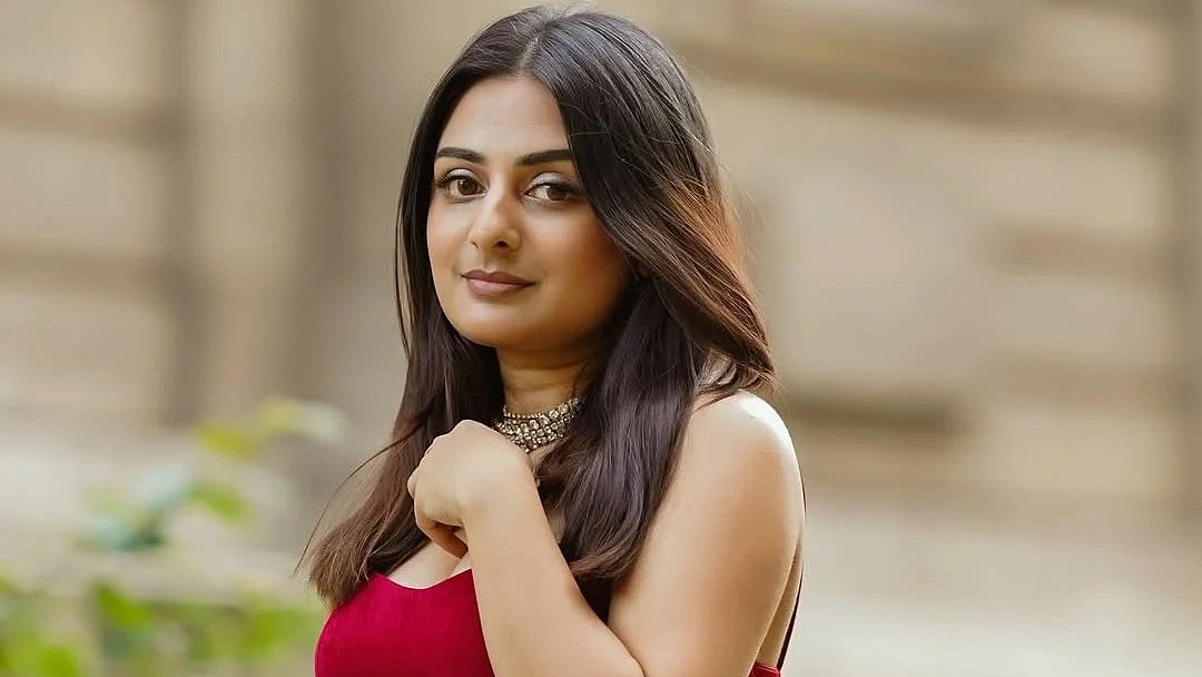 'ഫോട്ടോയില്‍ കാണുന്നതല്ല യുകെ ജീവിതം, റിസര്‍ച്ച് ചെയ്യാതെ പോയാല്‍ പെടും'; പഠനകാലത്തെക്കുറിച്ച് എസ്തര്‍ അനില്‍ 
