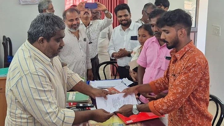കൂടല്‍മാണിക്യം കഴകം നിയമനം: ഹൈക്കോടതി വിധിയുടെ ലംഘനമെന്ന് തന്ത്രിമാര്‍; പുതിയ കഴകക്കാരന്‍ എത്തി, പിന്നാക്ക വിഭാഗത്തില്‍ നിന്ന് നിയമനം 
