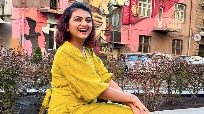 ഭക്ഷണമില്ല, ശുചിമുറിയില്ല, കന്നുകാലികളെപ്പോലെ ഫുട്പാത്തില്‍ '; ജോര്‍ജിയയില്‍ ഇന്ത്യക്കാരോട് ക്രൂരത, കുറിപ്പുമായി യുവതി 