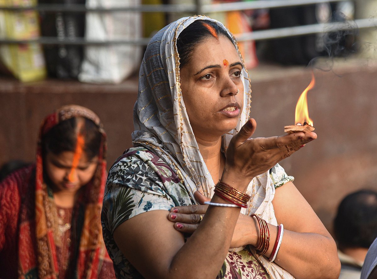 ബൊമ്മക്കൊലുകൾ ഒരുങ്ങി; ഇനി ഭക്തിയുടെ 9 ദിനരാത്രങ്ങൾ...