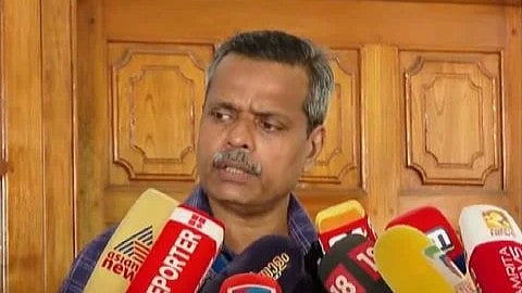 'ചില മെഡിക്കല്‍ കോളജുകളില്‍ കുട്ടികള്‍ പഠിക്കുന്നത് യൂട്യൂബ് നോക്കി, പഠിപ്പിക്കാന്‍ ആളില്ല; ഭാവിയില്‍ തട്ടിക്കൂട്ട് ഡോക്ടര്‍മാര്‍, പലര്‍ക്കും സ്റ്റിച്ച് ഇടാന്‍ പോലും അറിയില്ല'
