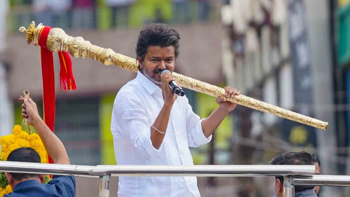 'എന്റെ ഹൃദയം തകര്‍ന്നിരിക്കുന്നു'; ദുരന്തത്തില്‍ പ്രതികരിച്ച് വിജയ്