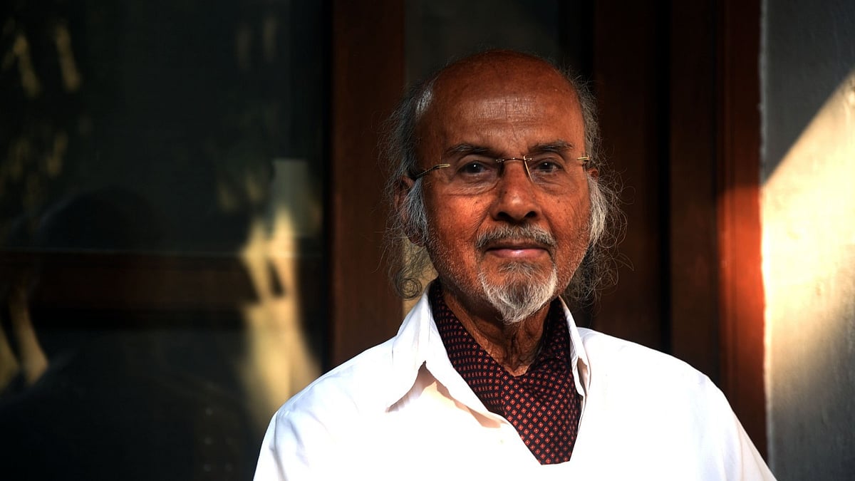 'വാര്‍ത്തകള്‍ക്കിടയില്‍ ജീവിച്ച ഒരാള്‍'