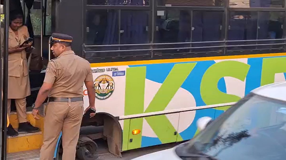 ഓട്ടത്തിനിടെ കെഎസ്ആര്‍ടിസി ബസിന്റെ ടയര്‍ ഊരിപ്പോയി, ഒഴിവായത് വന്‍ അപകടം-വിഡിയോ