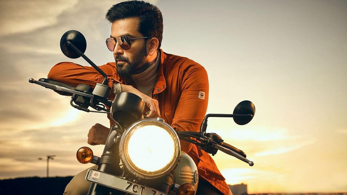 'ഞങ്ങടെ ലാലേട്ടനെ കുഴിയിൽ ചാടിക്കല്ലേടാ മോനേ'; പൃഥ്വിയുടെ പുതിയ ചിത്രത്തിന് കമന്റുമായി ആരാധകർ