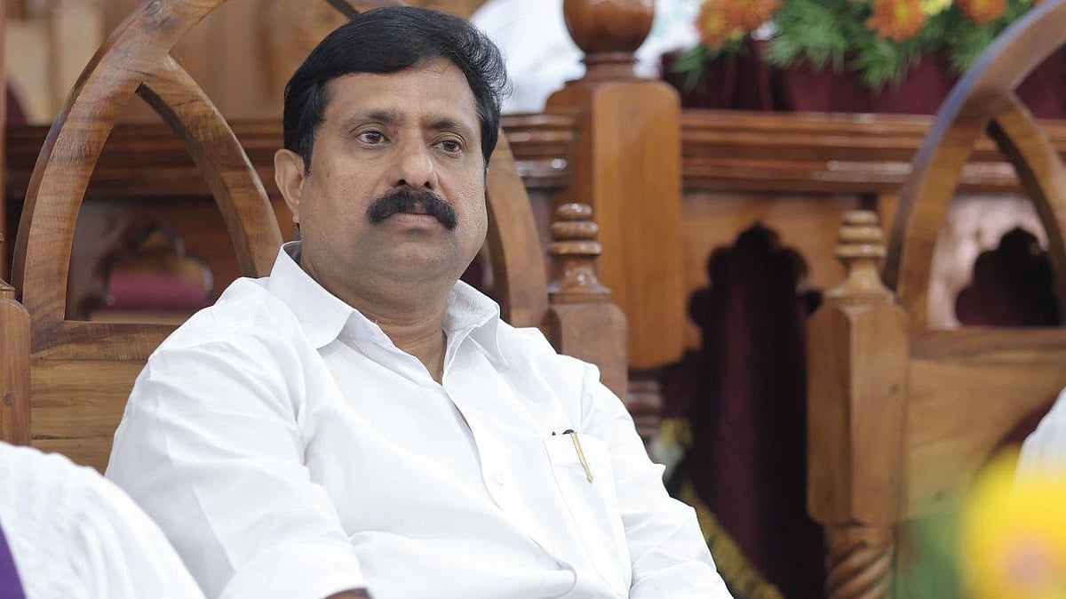 'ഭര്‍ത്താവില്ലെന്നു കരുതി ഇങ്ങനെയൊക്കെ ചെയ്യാമോ', യുവതിയുടെ ആത്മഹത്യാ കുറിപ്പ്; കോണ്‍ഗ്രസ് നേതാവിന് സസ്‌പെന്‍ഷന്‍