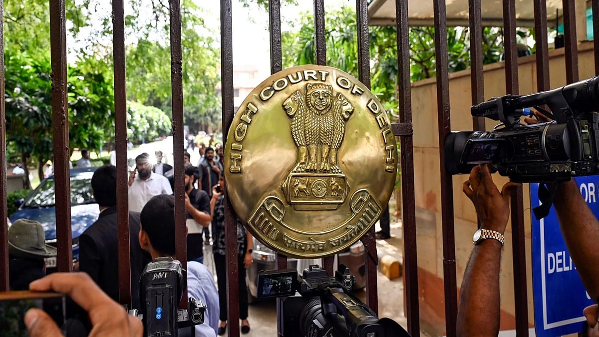 'അവളുടെ മുറിവില്‍ ഉപ്പുതേക്കാന്‍ ഭരണകൂടത്തിന് എന്ത് അവകാശം? '; പീഡനത്തിനിരയായ പെണ്‍കുട്ടിയെ ശാരീരിക പരിശോധനയ്ക്ക് നിര്‍ബന്ധിക്കാനാകില്ല'
