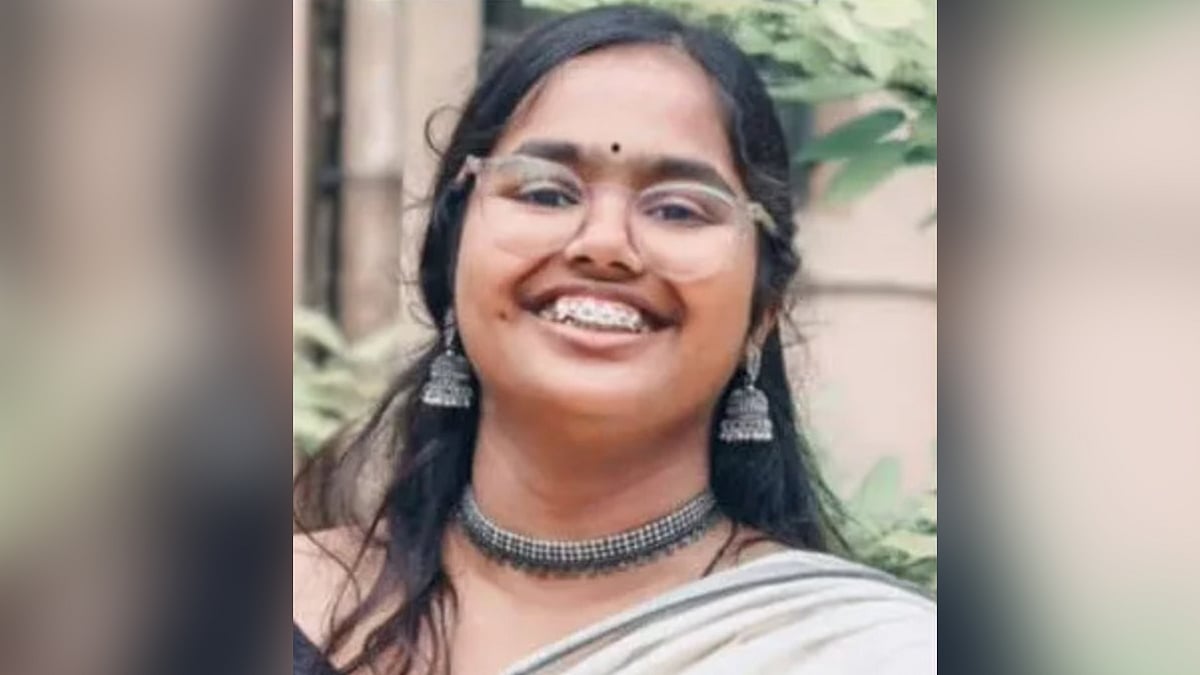 പാട്ടുകേട്ടുകൊണ്ട് ട്രാക്ക് മുറിച്ചുകടന്നു; ട്രെയിന്‍ തട്ടി വിദ്യാര്‍ഥിനിക്ക് ദാരുണാന്ത്യം