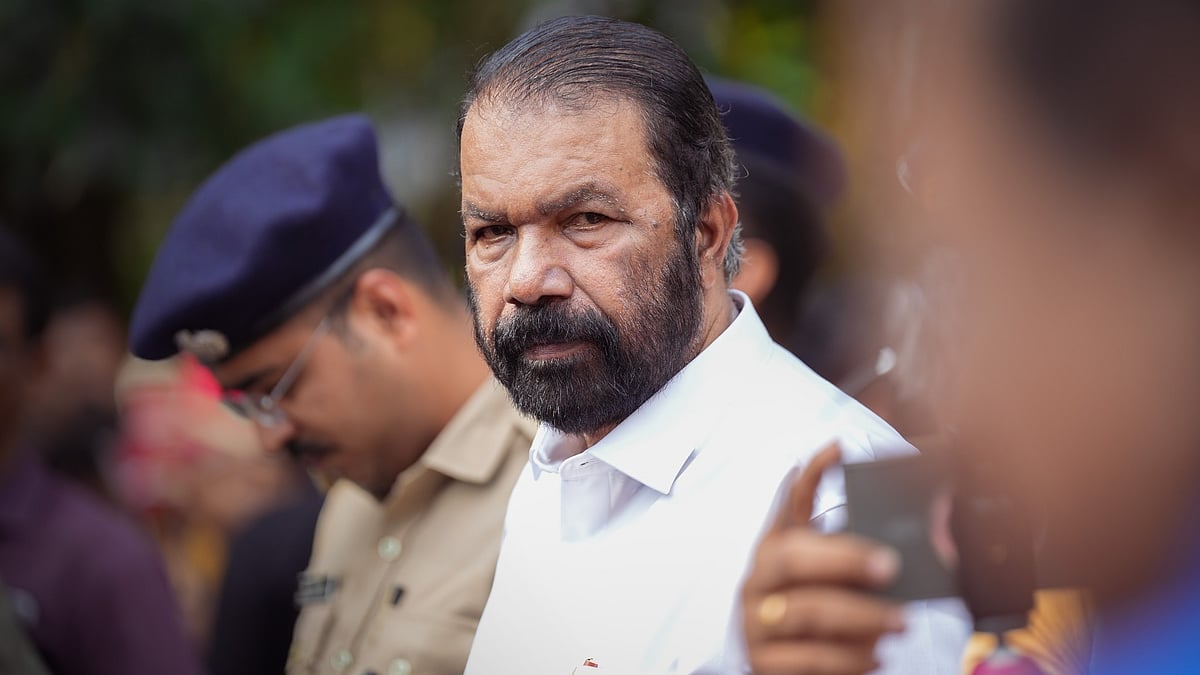 'അയാള്‍ ശിവന്‍ കുട്ടിയല്ല, ലക്ഷണമൊത്ത സംഘിക്കുട്ടി'