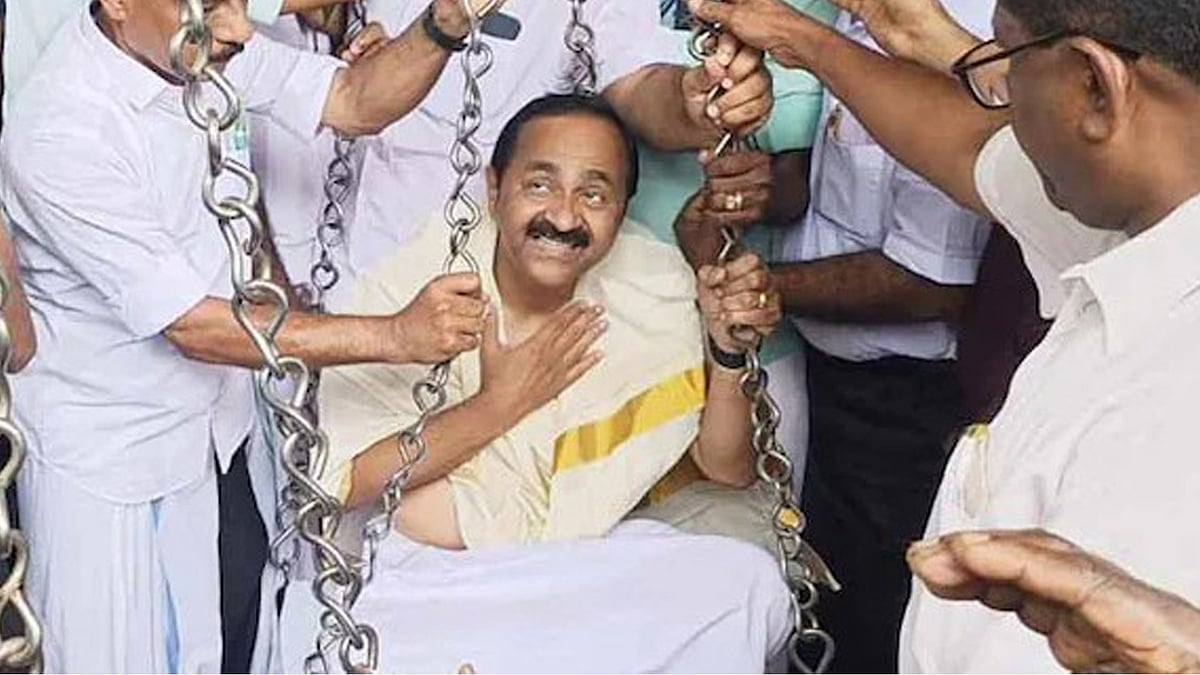 തെരഞ്ഞെടുപ്പില്‍ വിജയിക്കാന്‍ നേര്‍ന്നത്; വിഡി സതീശന് ഉണ്ണിയപ്പം കൊണ്ട് തുലാഭാരം