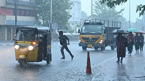 ആശ്വാസമായി ഇനി തെളിഞ്ഞ കാലാവസ്ഥ, നാളെ മുതല്‍ ഒരു ജില്ലയിലും മഴ മുന്നറിയിപ്പ് ഇല്ല; ഇന്ന് അഞ്ചു ജില്ലകളില്‍ യെല്ലോ അലര്‍ട്ട്