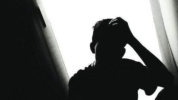 ഏഴാം ക്ലാസുകാരന്റെ കയ്യില്‍ ചട്ടുകം വച്ച് പൊള്ളിച്ചു, പ്ലാസ്റ്റിക് കയര്‍ മടക്കി മര്‍ദ്ദനം, ഭിത്തിയില്‍ ഇടിപ്പിച്ചു; പിതാവ് അറസ്റ്റില്‍ 