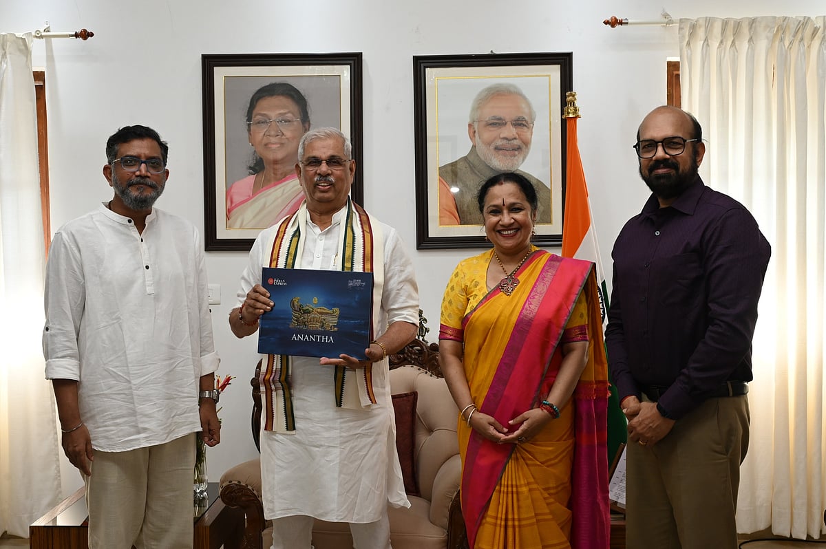 അനന്ത, പത്മനാഭസ്വാമിക്ഷേത്രത്തെ കുറിച്ചുള്ള സമഗ്ര വിവരങ്ങൾ; ദ ന്യൂ ഇന്ത്യന്‍ എക്‌സ്പ്രസിന്റെ
കോഫി ടേബിള്‍ ബുക്ക് പ്രകാശനം ചെയ്തു