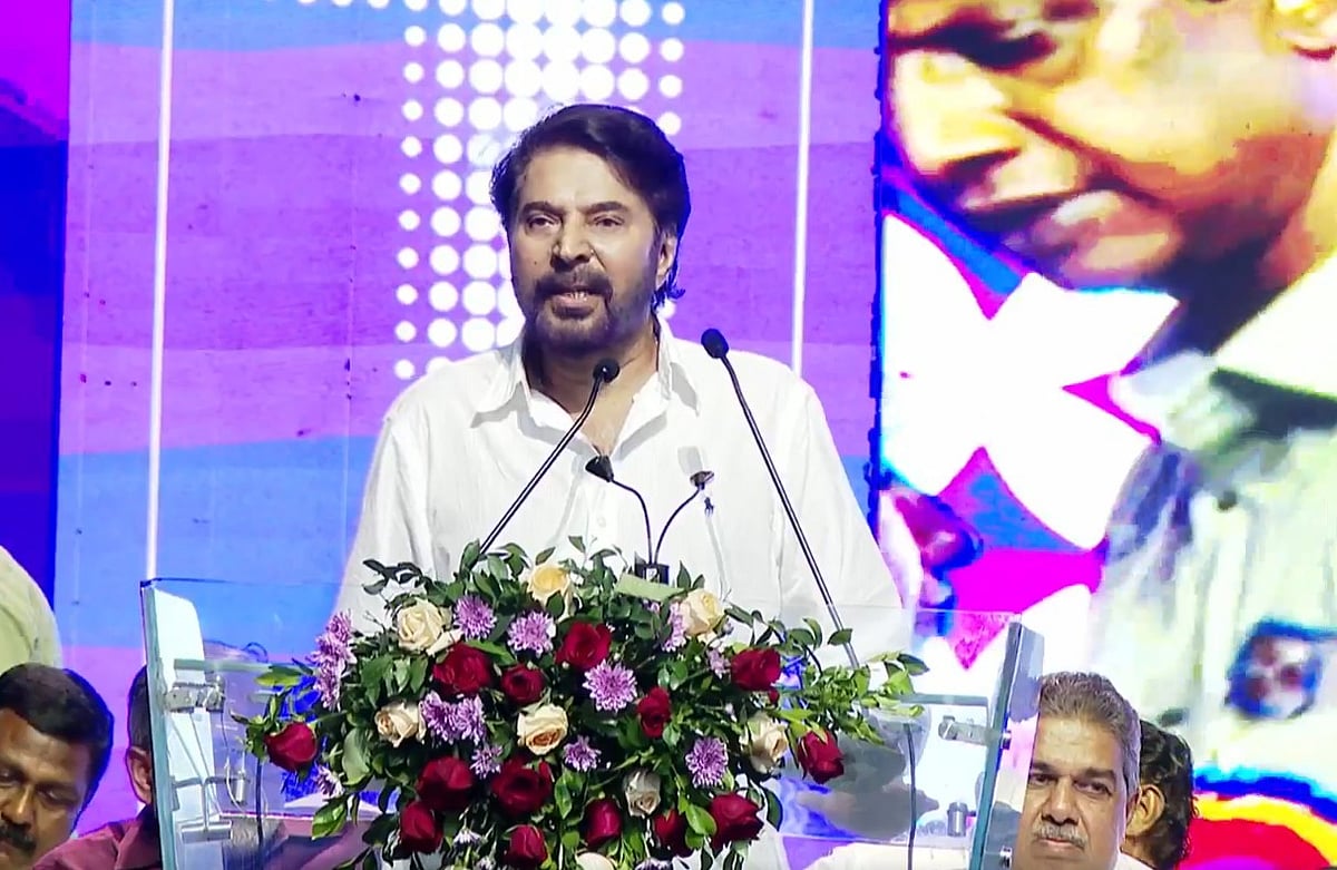 'കേരളം എന്നെക്കാള്‍ ചെറുപ്പം; ദാരിദ്ര്യം മാറിയിട്ടില്ല, വിശക്കുന്ന വയറുകള്‍ കണ്ടുകൊണ്ടായിരിക്കണം വികസനം'