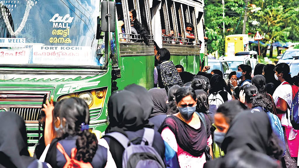വിദ്യാര്‍ഥികളുടെ ബസ് കണ്‍സെഷന്‍ ഇനി ആപ്പ് വഴി, എംവിഡി ലീഡ്സ് വിപുലീകരിക്കുന്നു, സ്‌കാന്‍ ചെയ്ത് യാത്ര
