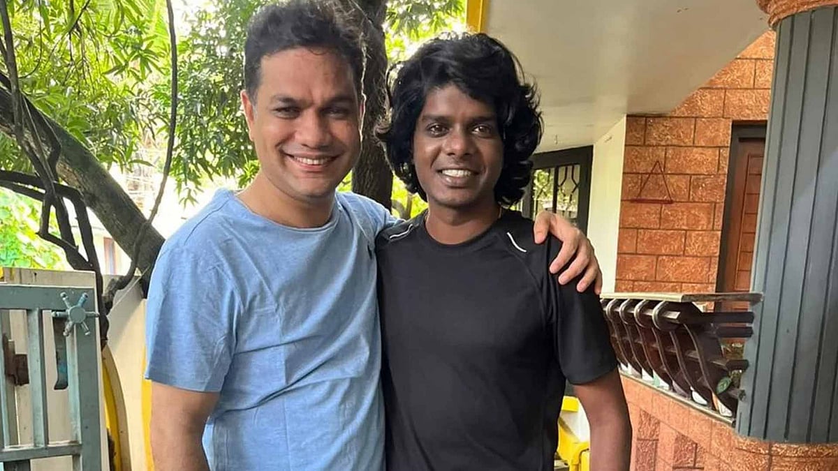 'നിങ്ങളുടെ പാര്‍ട്ടിയിലും ഇതേപോലെ കോഴികള്‍ ഉള്ളത് കൊണ്ട് ഉളുപ്പ് ഉണ്ടാകില്ല'; വേടനെ ചേര്‍ത്തുപിടിച്ച് ഹൈബി ഈഡന്‍; വിമര്‍ശനം