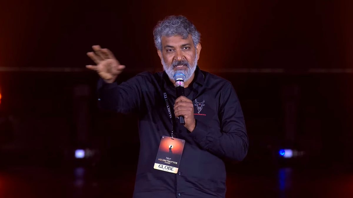 താൻ ദൈവത്തിൽ വിശ്വസിക്കുന്നില്ലെന്ന് രാജമൗലി; 'പിന്നെന്തിനാണ് സിനിമയ്ക്ക് വാരാണസി' എന്ന് പേരിട്ടതെന്ന് സോഷ്യൽ മീഡിയ