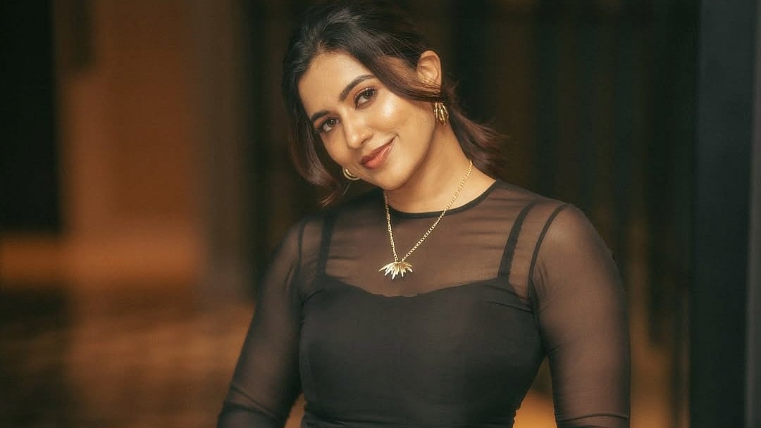 കറുപ്പിനഴകില്‍ അഞ്ജു
