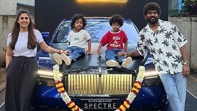 'നിന്നെ ഭ്രാന്തമായി സ്നേഹിക്കുന്നു എൻ്റെ അഴകീ'; നയൻതാരക്ക് പിറന്നാൾ സമ്മാനമായി വിഘ്നേഷ് നൽകിയത് 10 കോടിയുടെ റോൾസ് റോയ്സ്